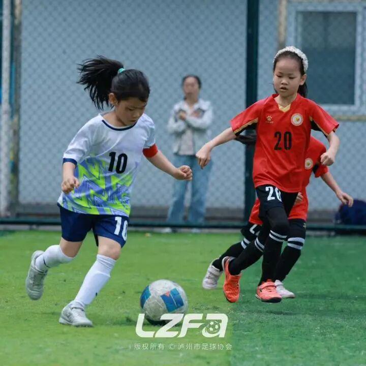 开云登录入口-中国青少年足球联赛(四川泸州赛区)暨 “酒城麒麟杯” 泸州市第四届青少年校园体育联赛足球基地赛完美收官